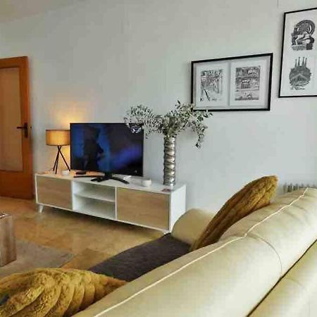 Lovely 2 Bedroom Apartment 2Nd Line To Beach 알비르 외부 사진