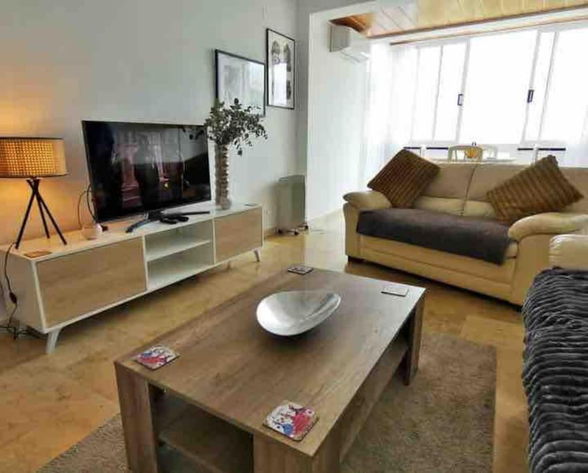 Lovely 2 Bedroom Apartment 2Nd Line To Beach 알비르 외부 사진