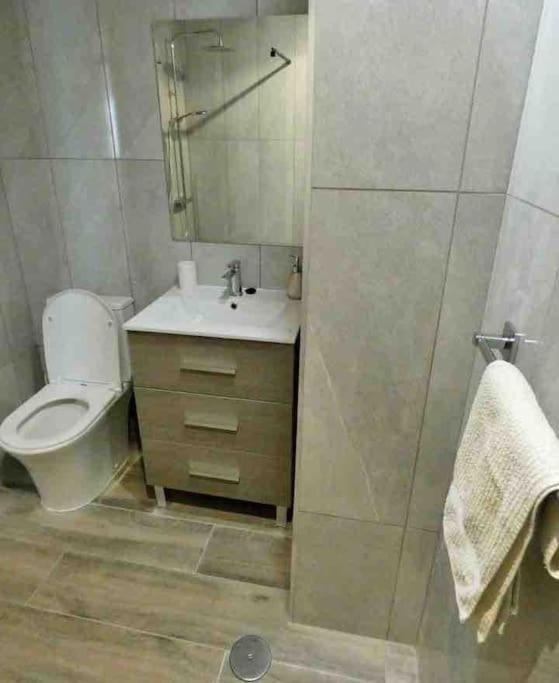 Lovely 2 Bedroom Apartment 2Nd Line To Beach 알비르 외부 사진