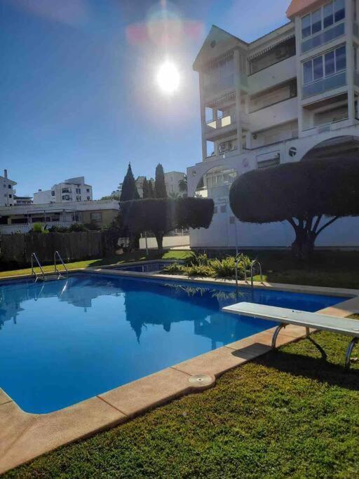 Lovely 2 Bedroom Apartment 2Nd Line To Beach 알비르 외부 사진