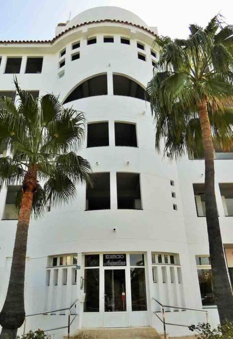 Lovely 2 Bedroom Apartment 2Nd Line To Beach 알비르 외부 사진